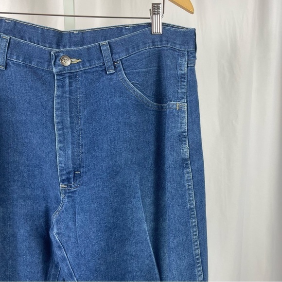 Wrangler Men's 36 x 30 Blue Jeans Regular Fit Straight Leg Denim Pants Zip Fly - Picture 10 of 10